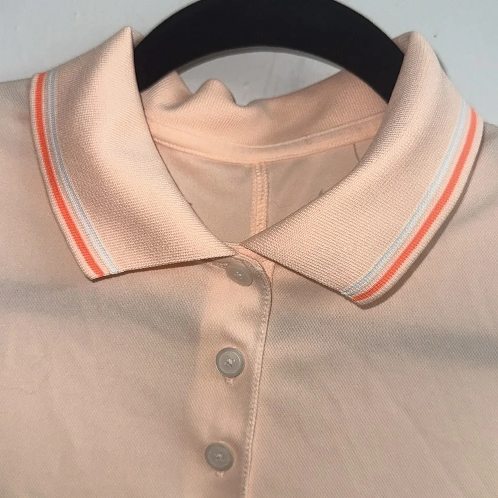 Nike sleeveless golf top size M